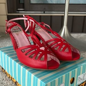 Bettie Page red Aria heel - size 11